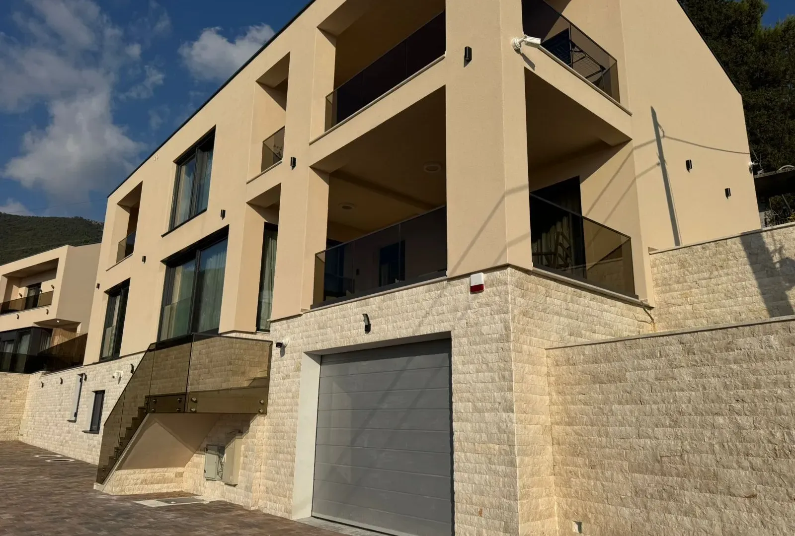 Rent, house, 345m², Seljanovo, Tivat