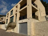 Izdavanje, kuća, 345m², Seljanovo, Tivat - image 19