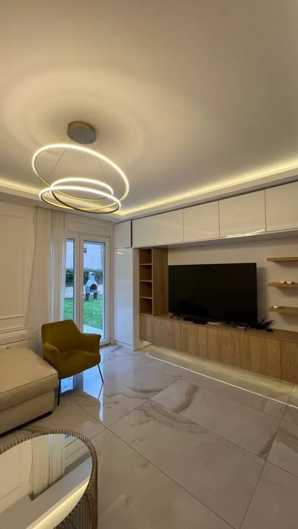 Rent, house, 200m², Mrčevac, Tivat