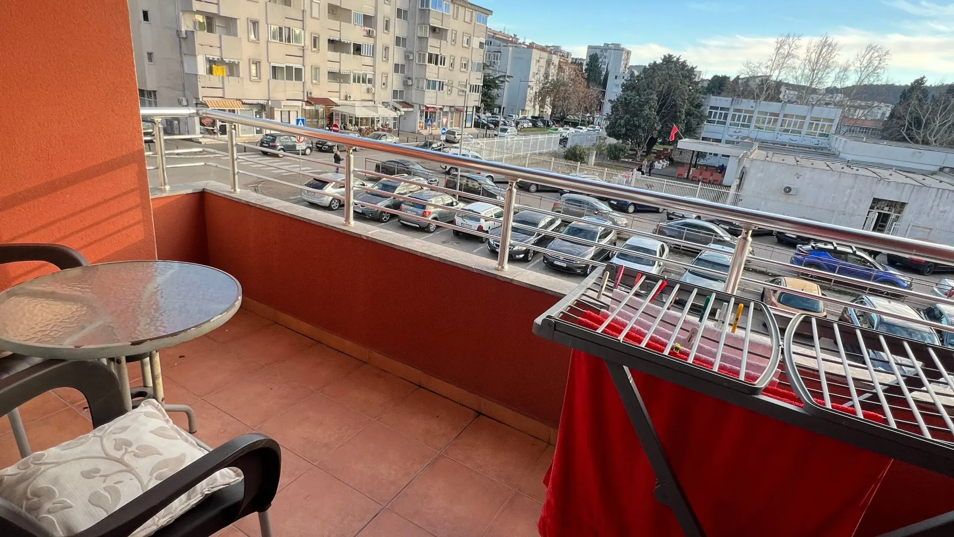 Izdavanje, jednosoban stan, 52m², Centar, Bar