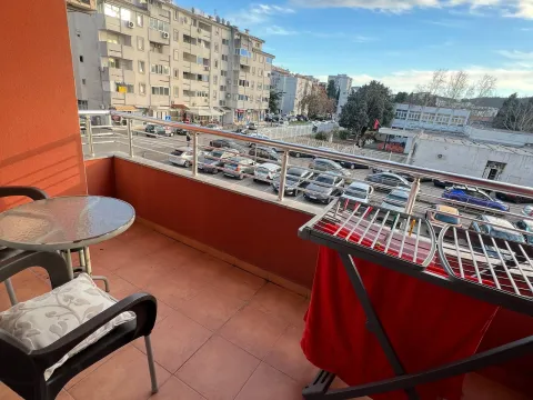 Rent, one bedroom apartment, 52m², Centar, Bar - image 9