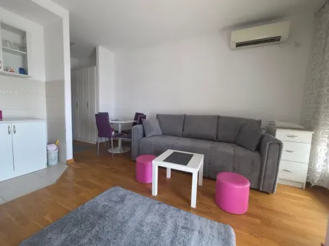 Izdavanje, garsonjera, 27m², City Kvart, Podgorica - image 7
