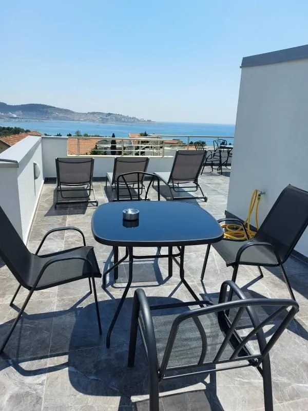 Rent, one bedroom apartment, 60m², Šušanj, Bar