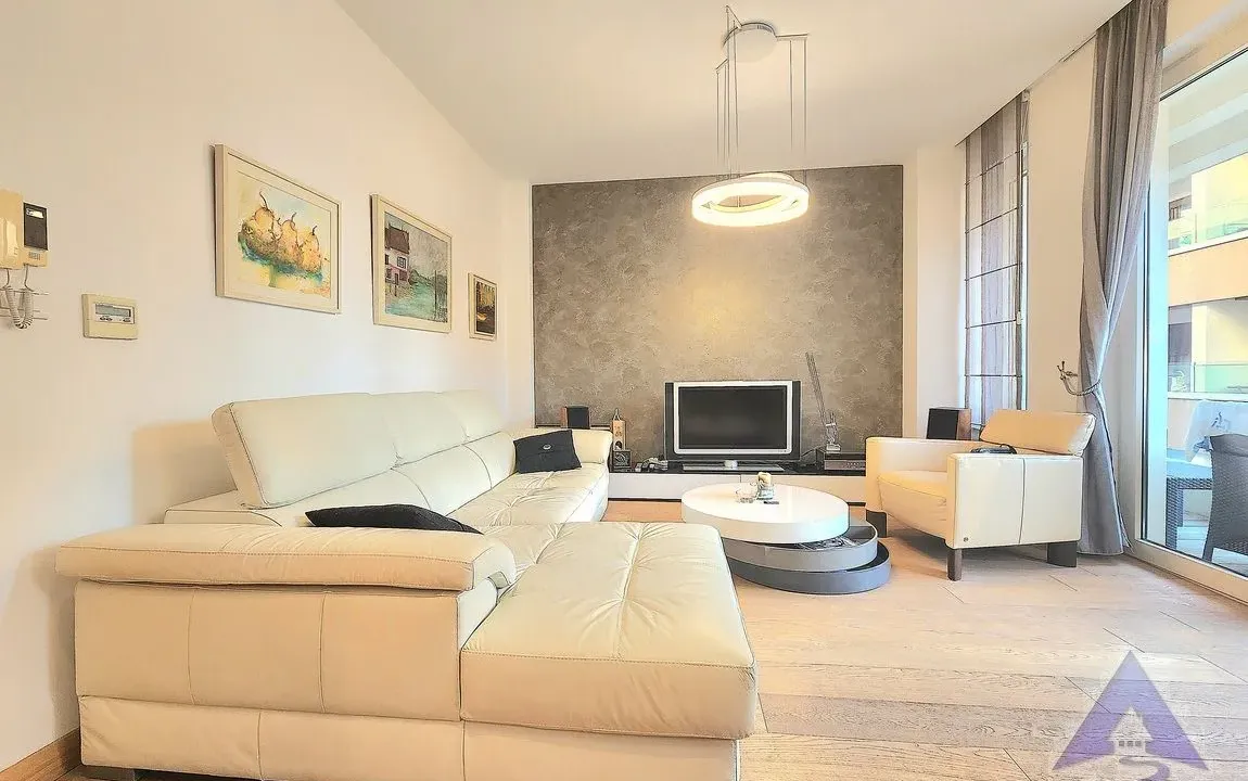 Izdavanje, jednosoban stan, 49m², Centar, Budva