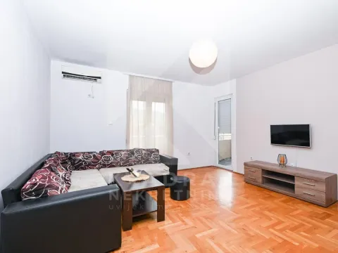 Izdavanje, jednosoban stan, 60m², Zagorič, Podgorica - image 1