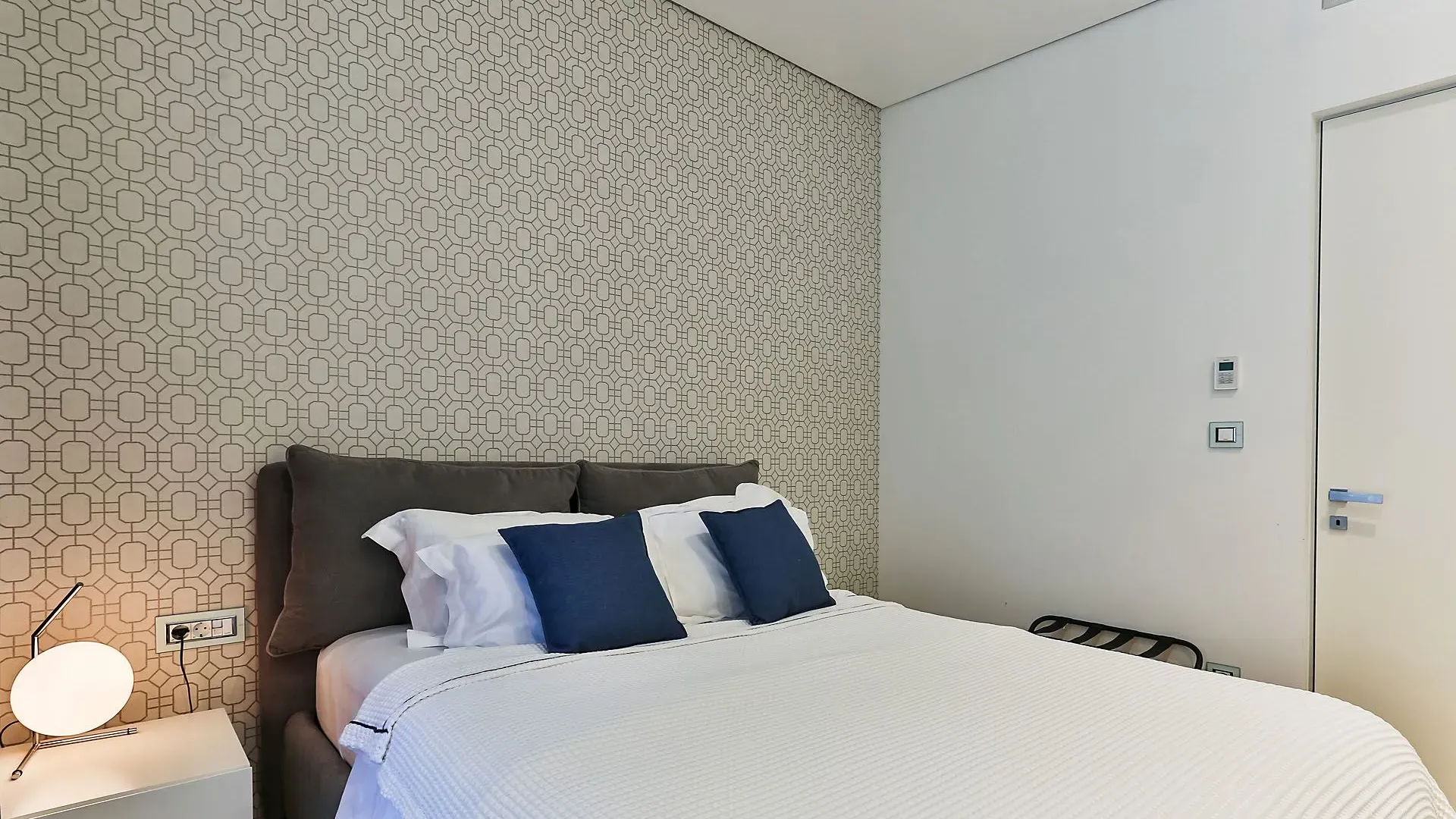 Rent, two bedroom apartment, 138m², Dukley Gardens, Budva