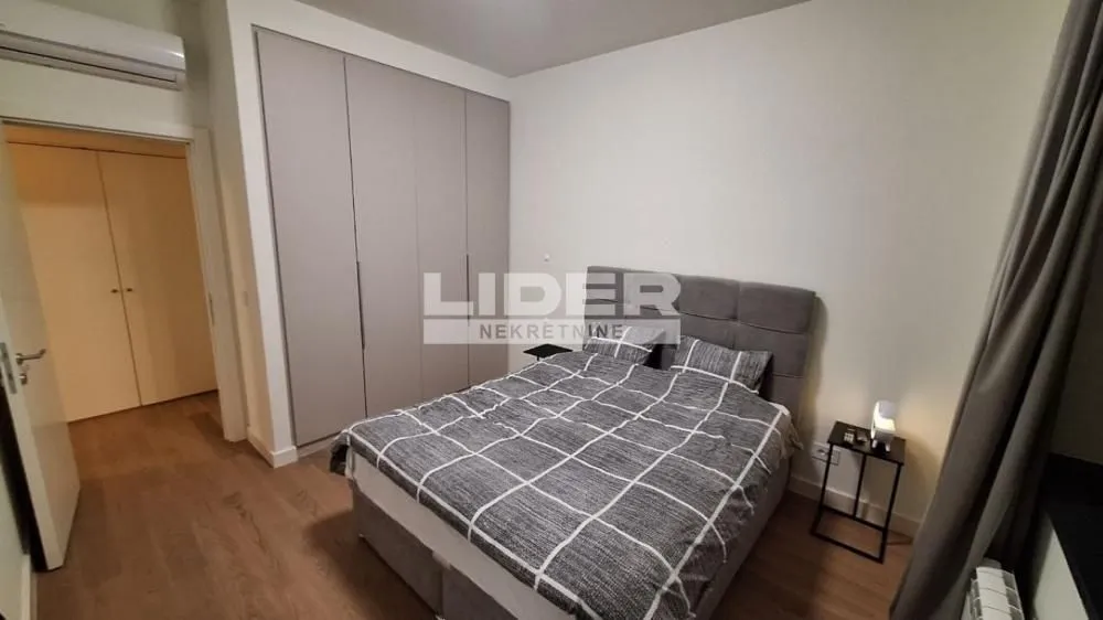 Prodaja, dvosoban stan, 54m², Savski Venac, Beograd