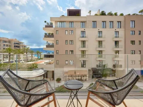 Sale, two bedroom apartment, 160m², Porto Montenegro, Tivat - image 8