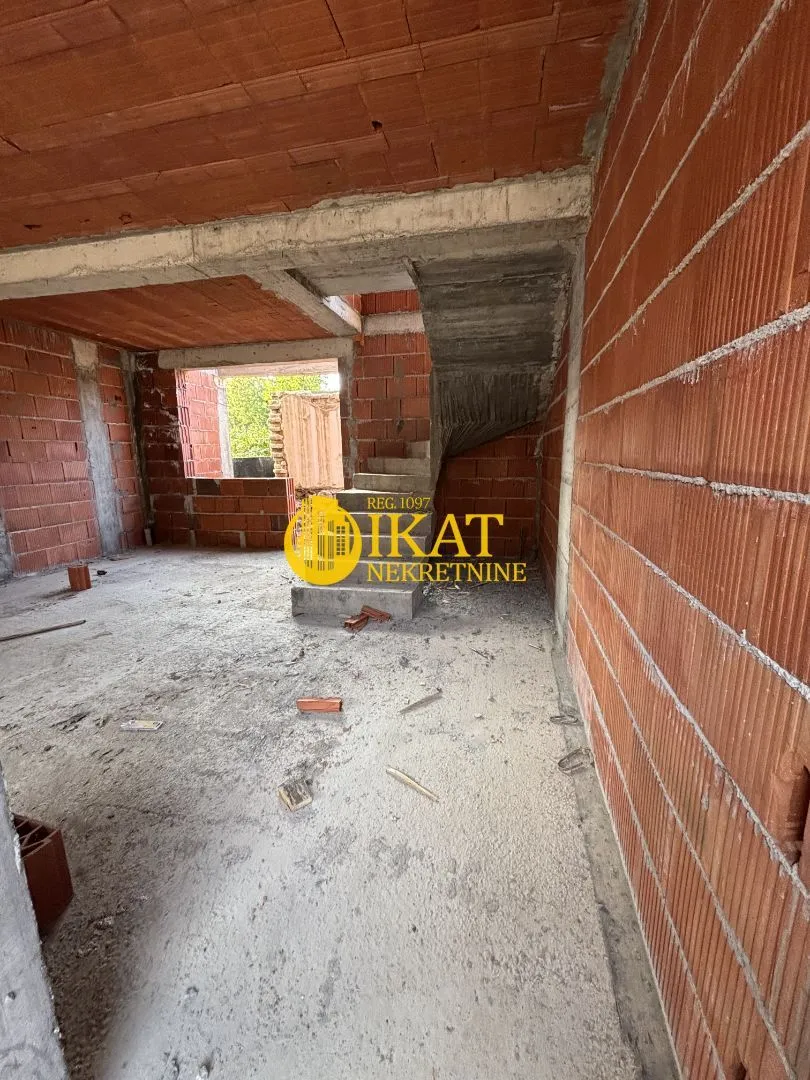 Sale, three bedroom apartment, 69m², Centar, Stara Pazova