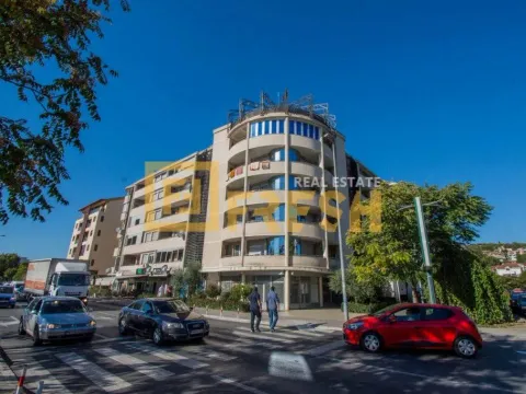 Sale, three bedroom apartment, 160m², Preko Morače, Podgorica
