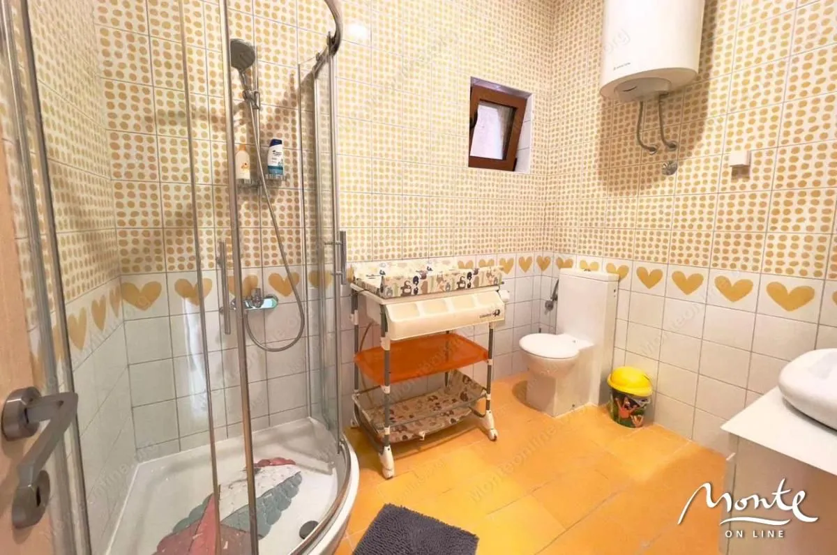Sale, house, 323m², Utjeha, Bar