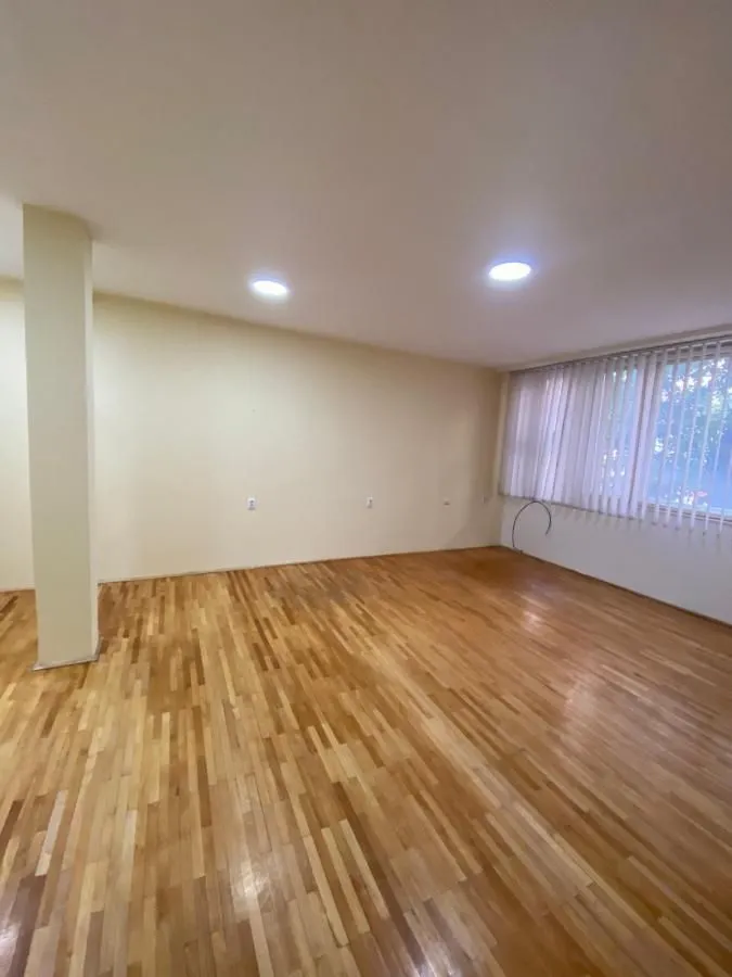 Rent, office space, 60m², Čukarica, Beograd