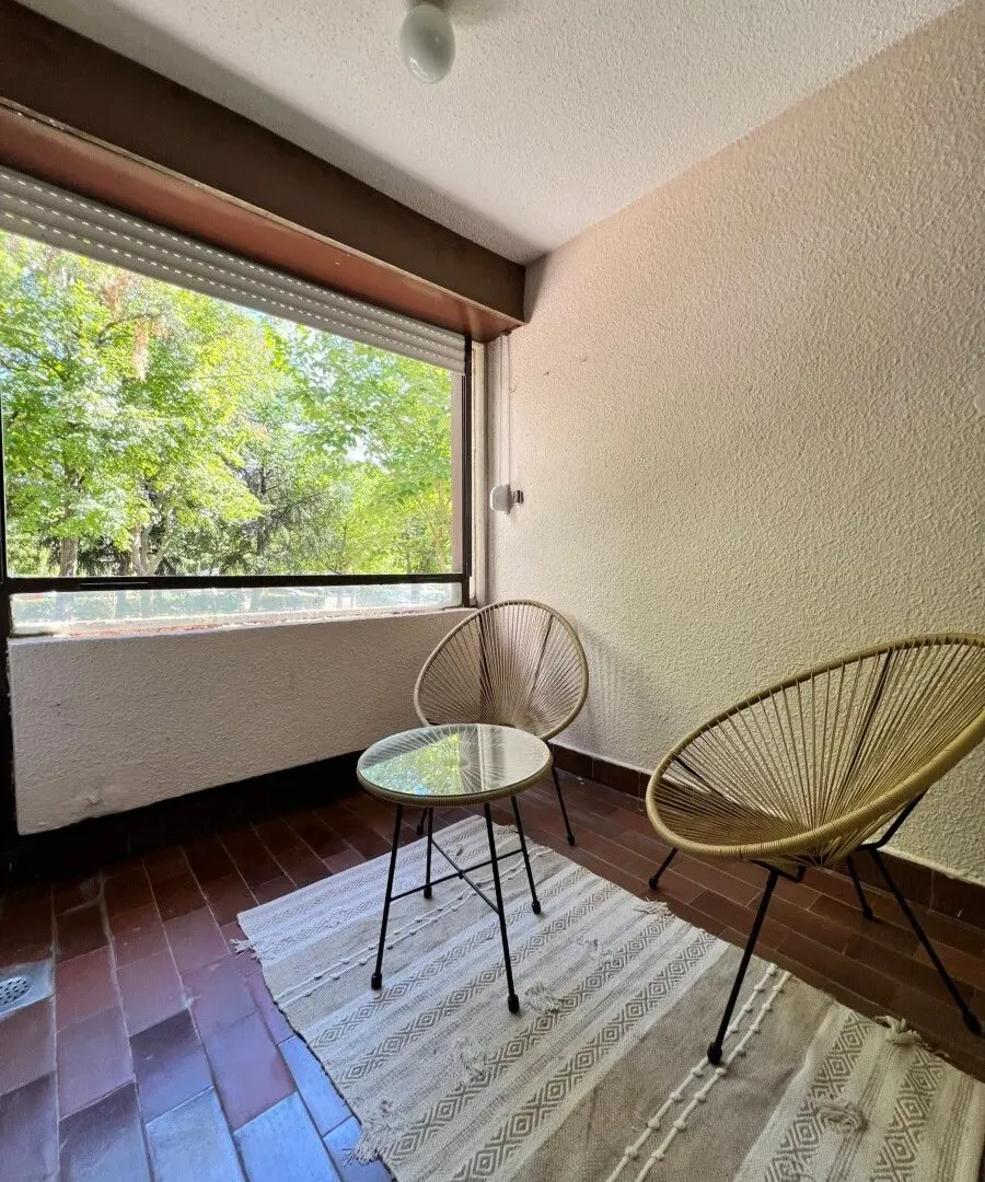 Izdavanje, dvosoban stan, 85m², Blok 5, Podgorica