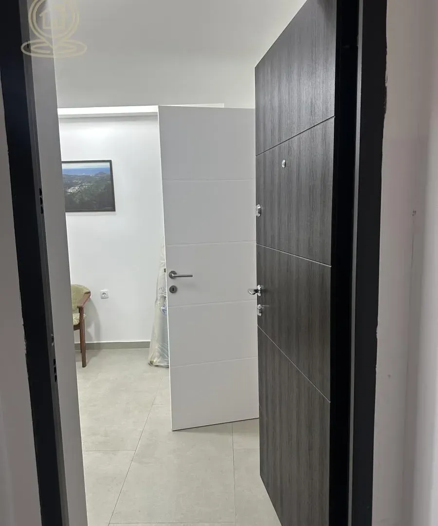 Rent, office space, 93m², Medijana, Niš