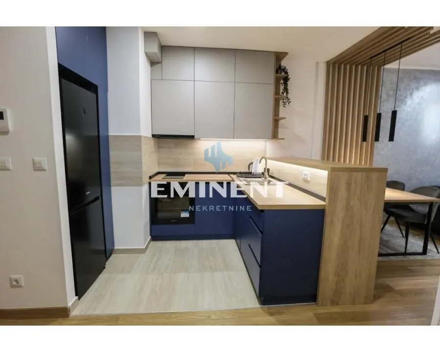 Izdavanje, dvosoban stan, 48m², Novi Beograd Blok 65, Novi Beograd Sve Podlokacije
