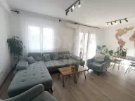 Izdavanje, trosoban stan, 100m², Tivat, Crna Gora