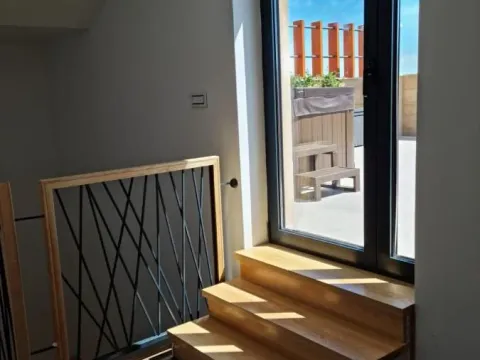 Izdavanje, kuća, 240m², Sremska Kamenica, Petrovaradin - image 18