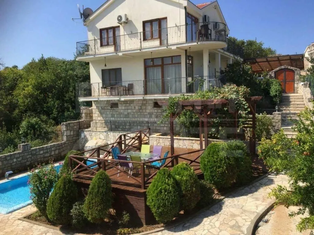 Rent, house, 140m², Tivat, Crna Gora