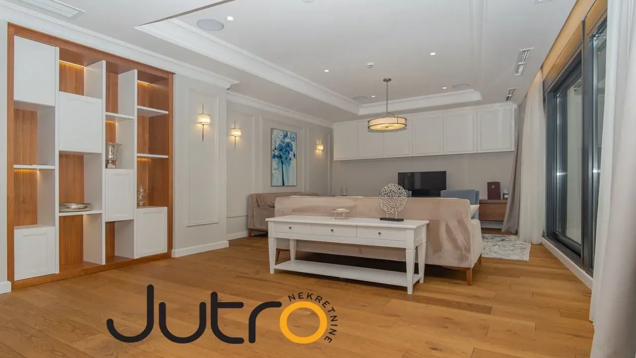 Prodaja, trosoban stan, 237m², Centar, Bar