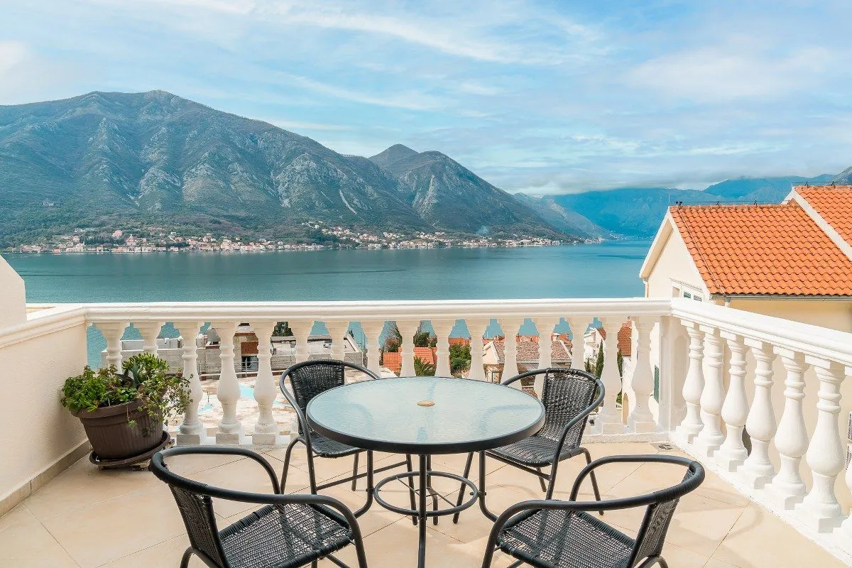 Sale, one bedroom apartment, 41m², Dobrota, Kotor