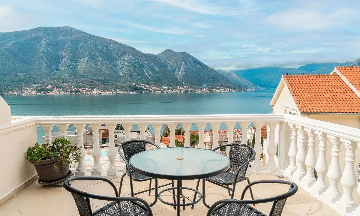 Sale, one bedroom apartment, 41m², Dobrota, Kotor