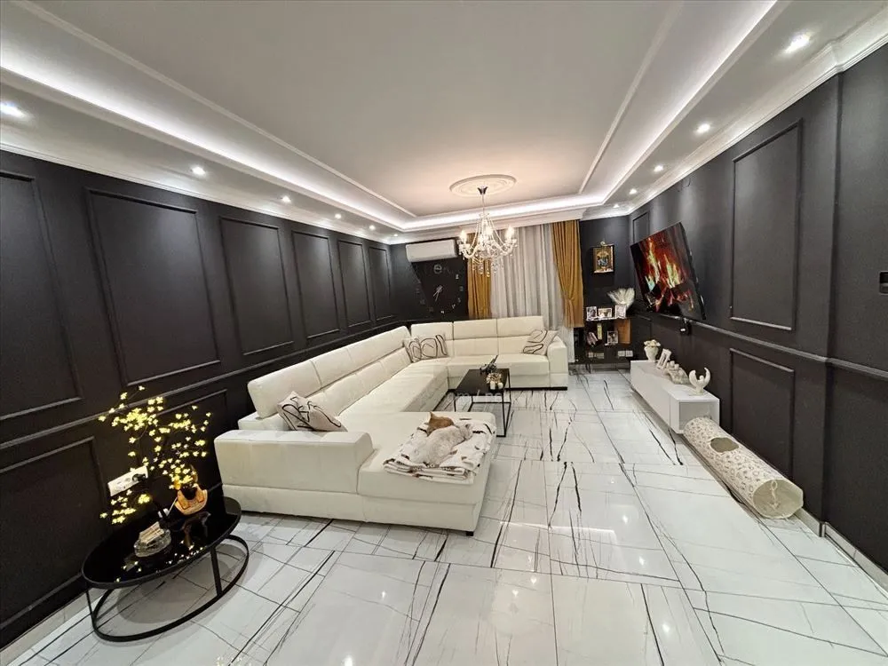 Prodaja, kuća, 222m², Borča Sve Podlokacije, Beograd