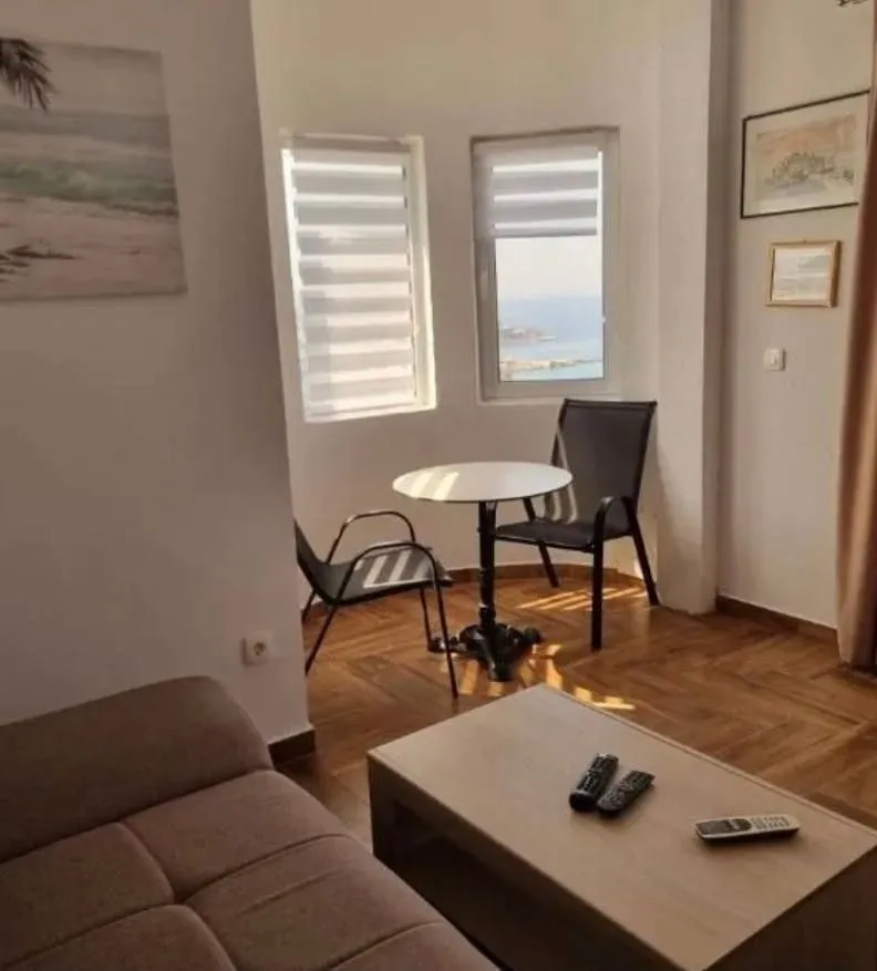 Prodaja, kuća, 350m², Centar, Bar