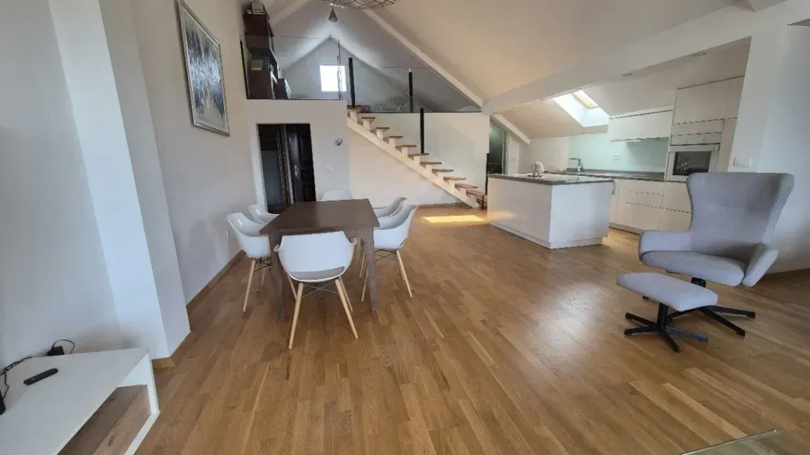 Prodaja, dvosoban stan, 120m², Stari Aerodrom, Podgorica