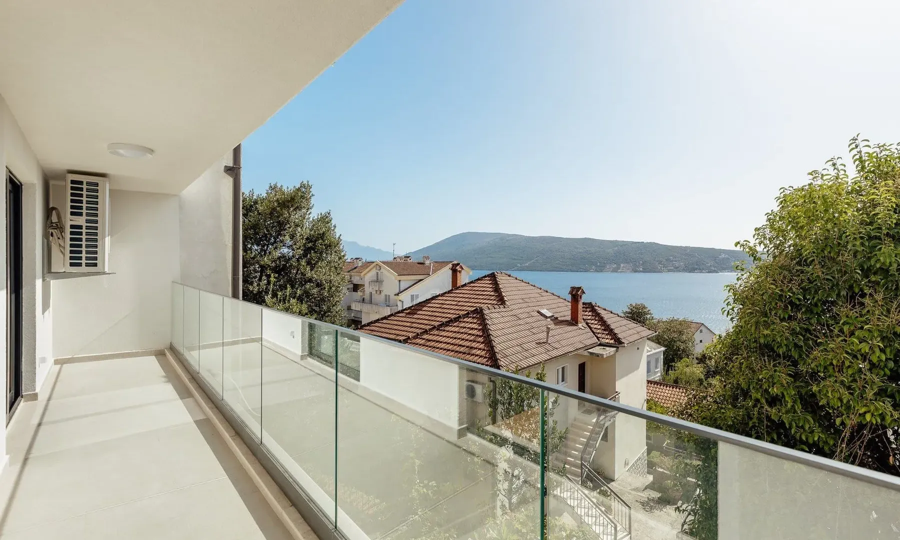 Prodaja, dvosoban stan, 180m², Savina, Herceg Novi