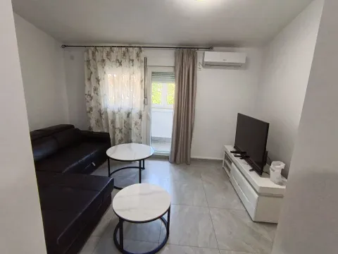 Rent, three bedroom apartment, 80m², Centar, Budva - image 5
