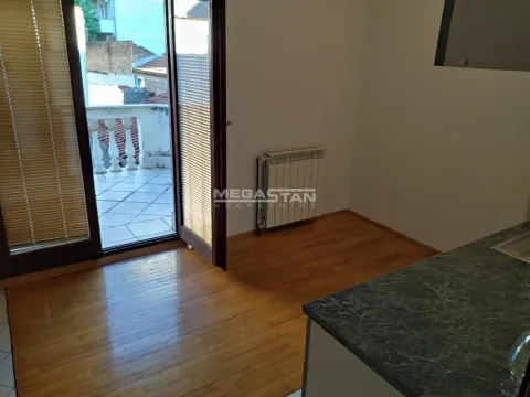 Izdavanje, kuća, 542m², Bulbulder, Zvezdara Sve Podlokacije - image 9