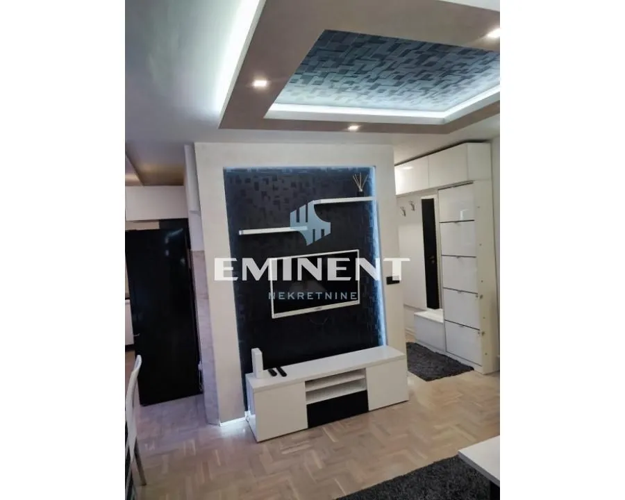 Rent, two bedroom apartment, 42m², Crveni Krst, Beograd
