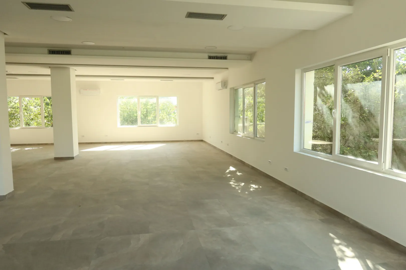 Rent, office space, 250m², Zemun Polje, Beograd