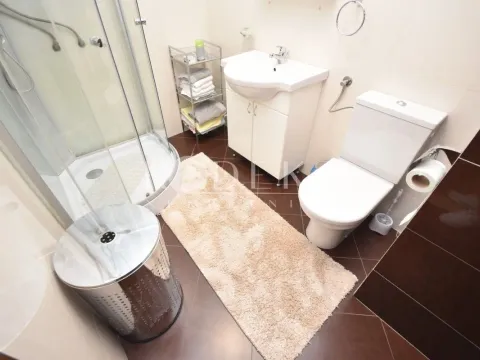 Izdavanje, dvosoban stan, 75m², Gorica C, Podgorica - image 2