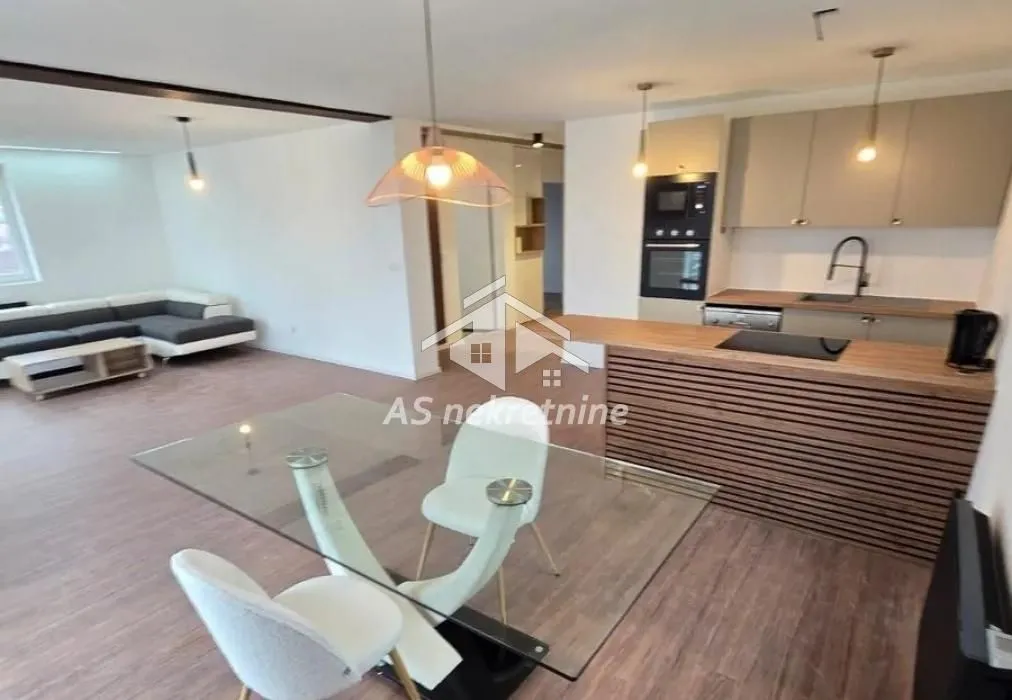 Izdavanje, četvorosoban stan, 140m², Ledine, Beograd