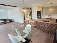 Izdavanje, četvorosoban stan, 140m², Ledine, Beograd - image 1