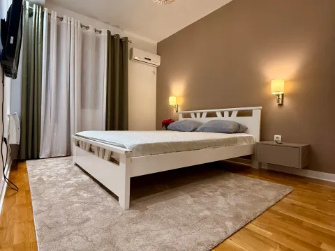 Izdavanje, dvosoban stan, 90m², Preko Morače, Podgorica - image 9