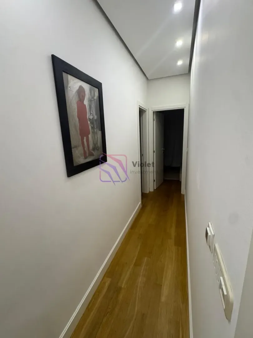 Izdavanje, dvosoban stan, 108m², Centar, Budva