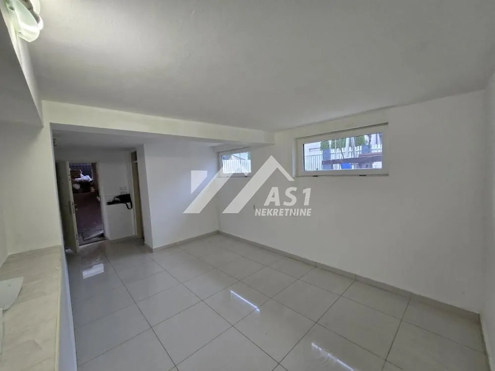 Prodaja, četvorosoban stan, 114m², Klisa, Novi Sad Sve Podlokacije