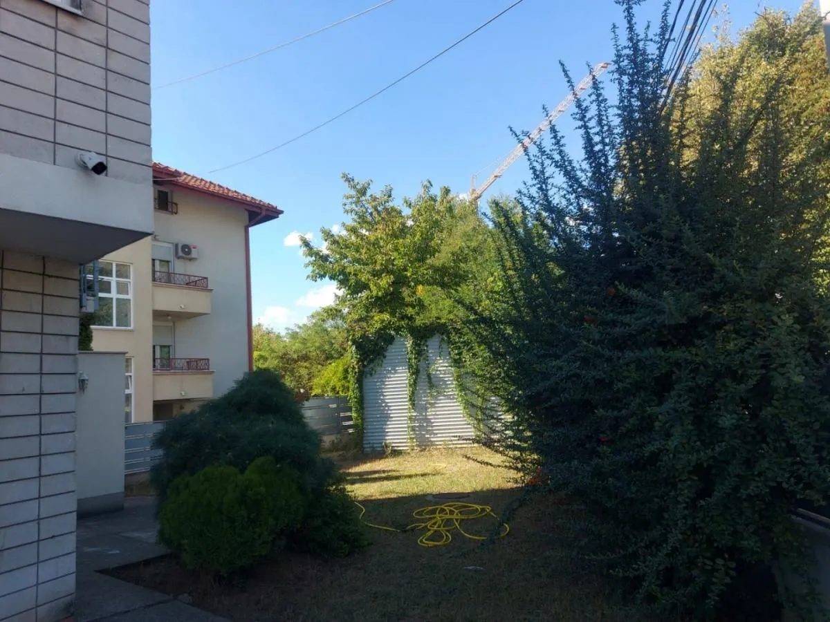 Izdavanje, kuća, 300m², Savski Venac, Beograd