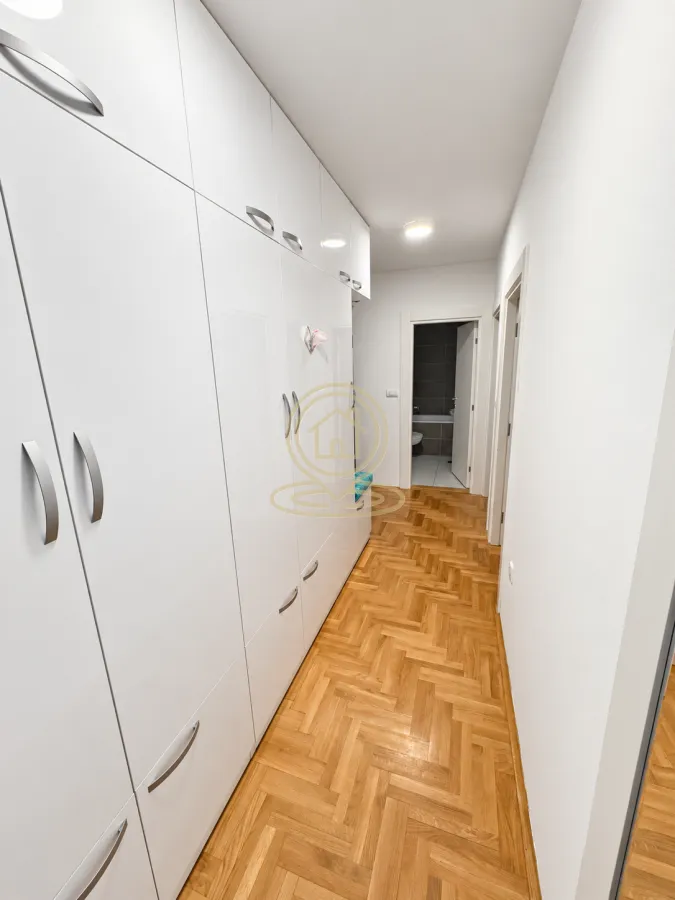 Izdavanje, trosoban stan, 56m², Liman 4, Novi Sad Sve Podlokacije