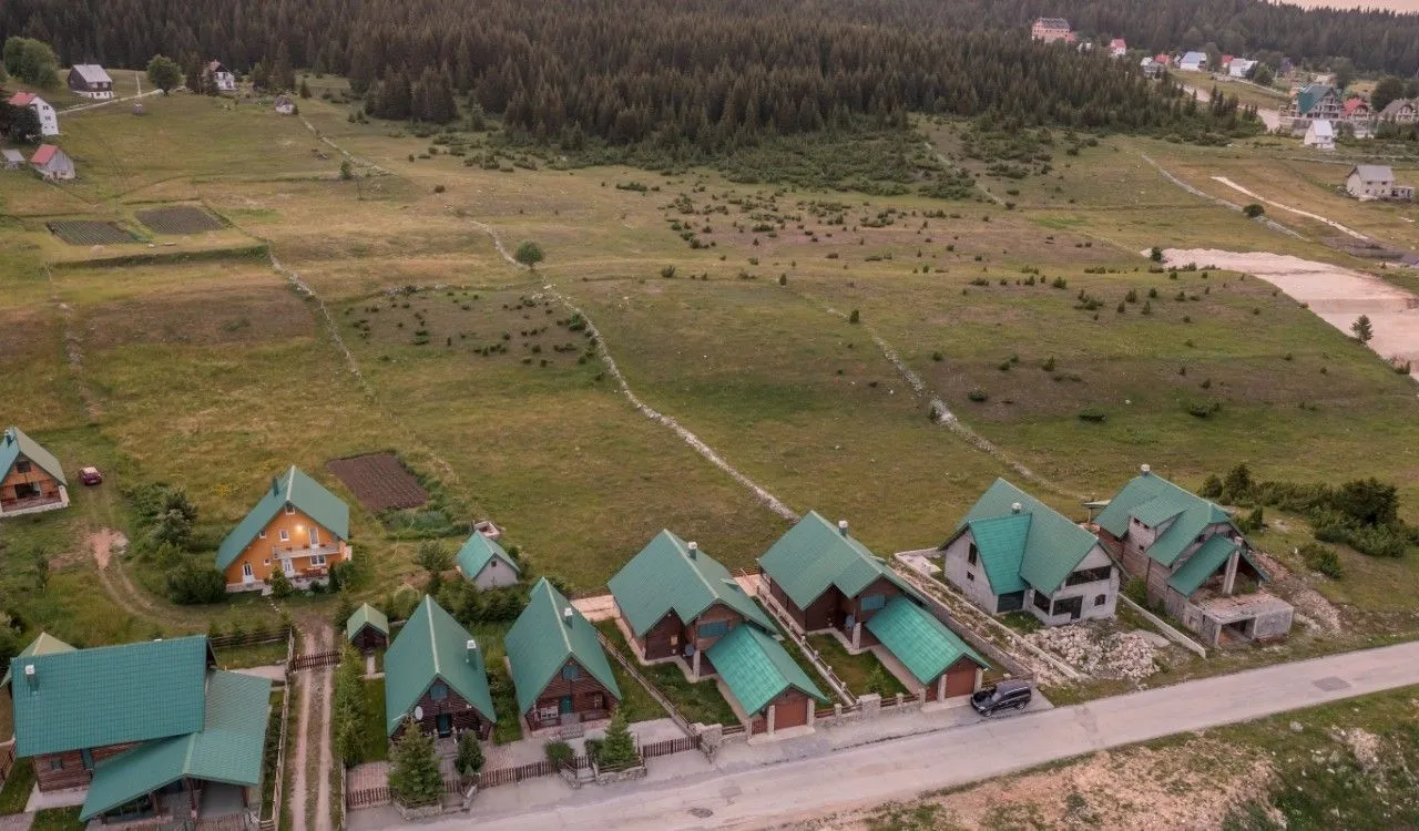 Prodaja, kuća, 300m², Motički gaj, Žabljak