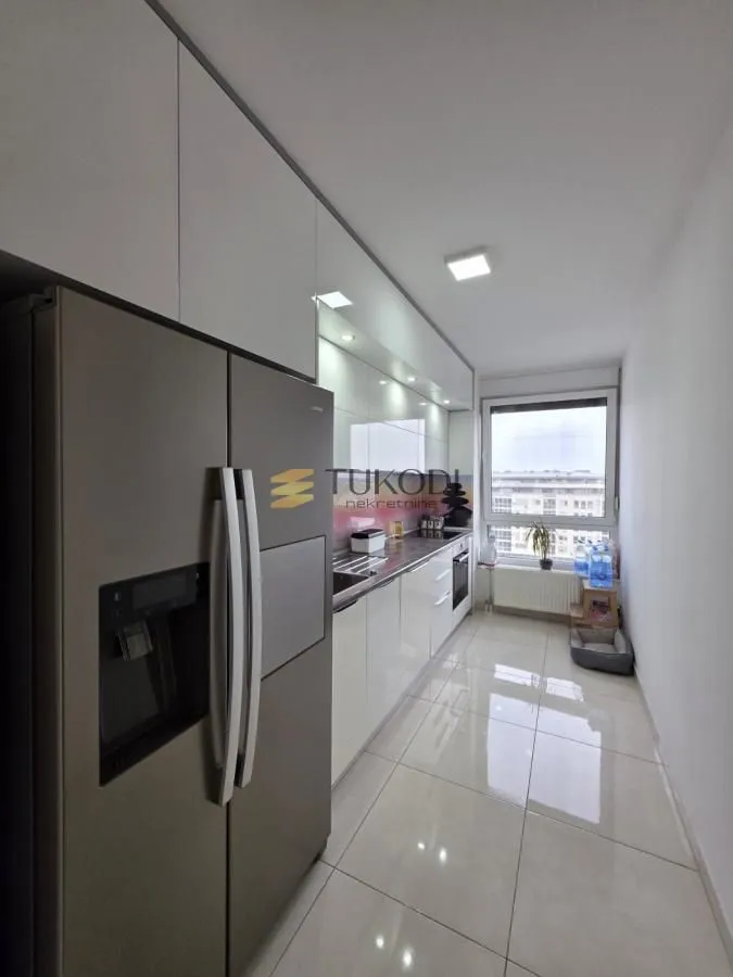 Prodaja, četvorosoban stan, 110m², Bulevar Oslobodjenja, Novi Sad Sve Podlokacije