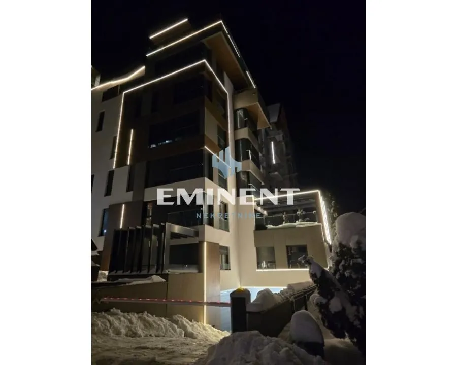 Prodaja, trosoban stan, 76m², Centar, Zlatibor