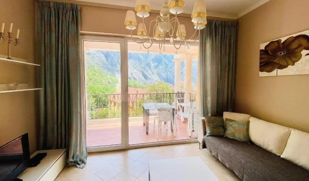 Prodaja, dvosoban stan, 63m², Kotor, Crna Gora