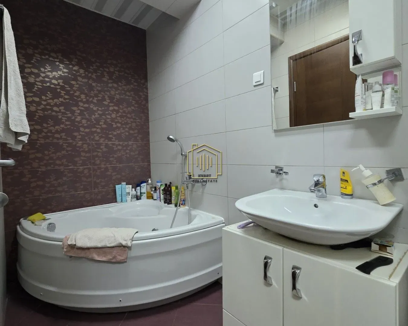 Prodaja, dvosoban stan, 81m², Podgorica, Crna Gora