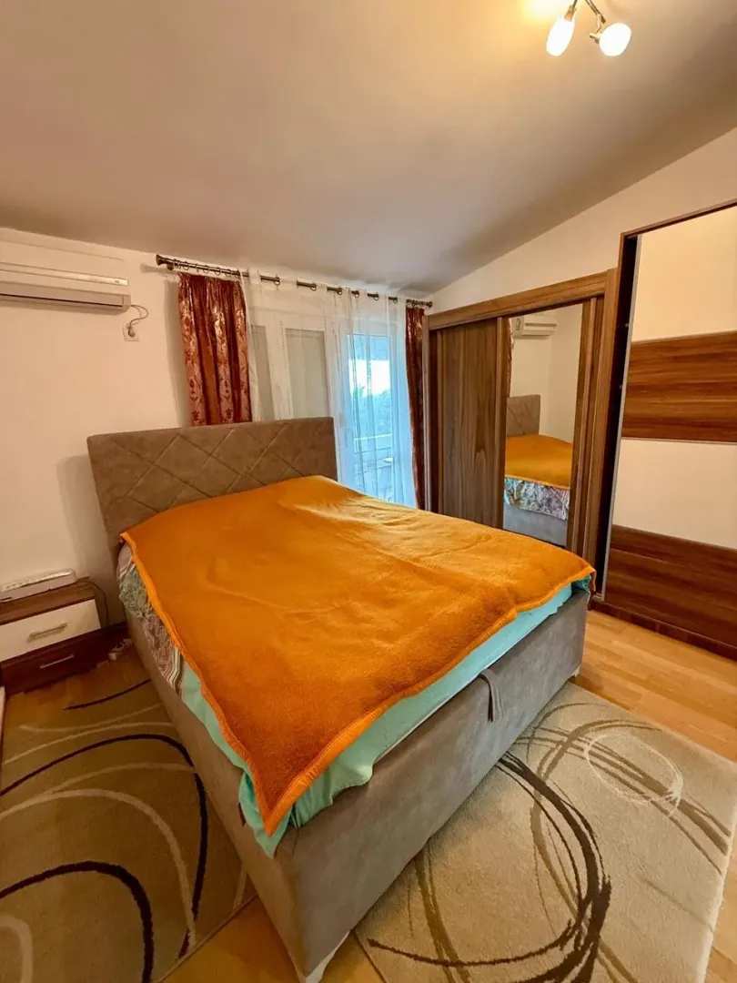 Rent, three bedroom apartment, 140m², Sutomore, Bar