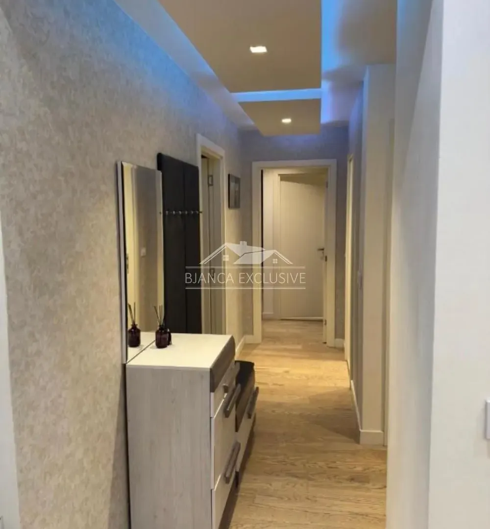 Sale, three bedroom apartment, 76m², Savski Venac, Beograd