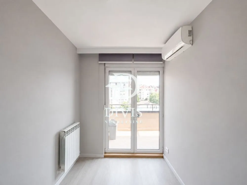 Sale, apartment, 118m², Đeram Pijaca, Beograd