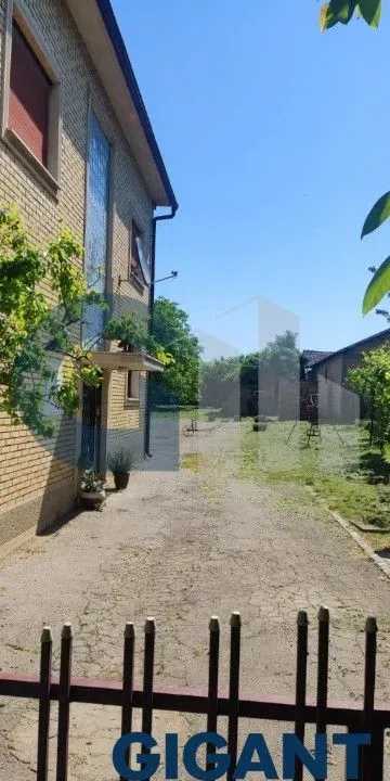 Prodaja, kuća, 300m², Zemun Ugrinovci, Zemun Sve Podlokacije